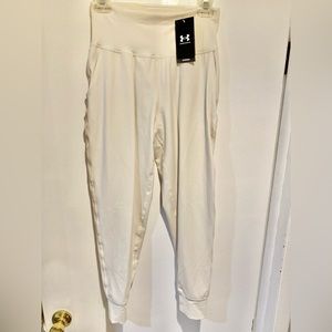 NWT Under Armour Women’s Meridian Ankle No-Slip Leggings Size S